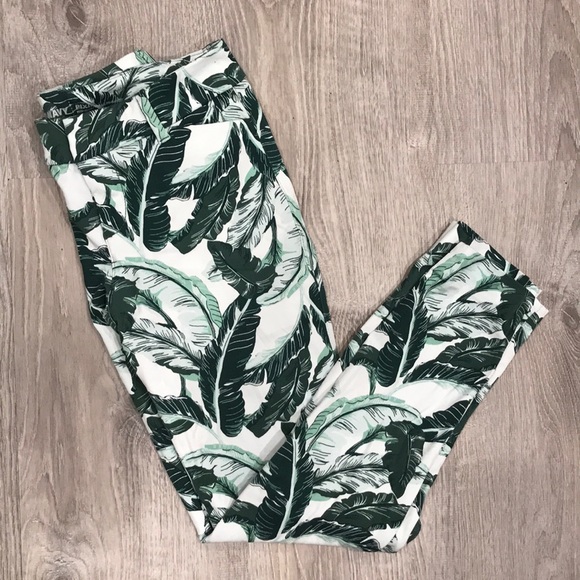 Old Navy Pants - ‼️Donating 7/8‼️ Old Navy Work Pants